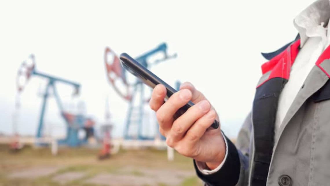 Petróleo supera los $85 por crisis en Oriente Medio